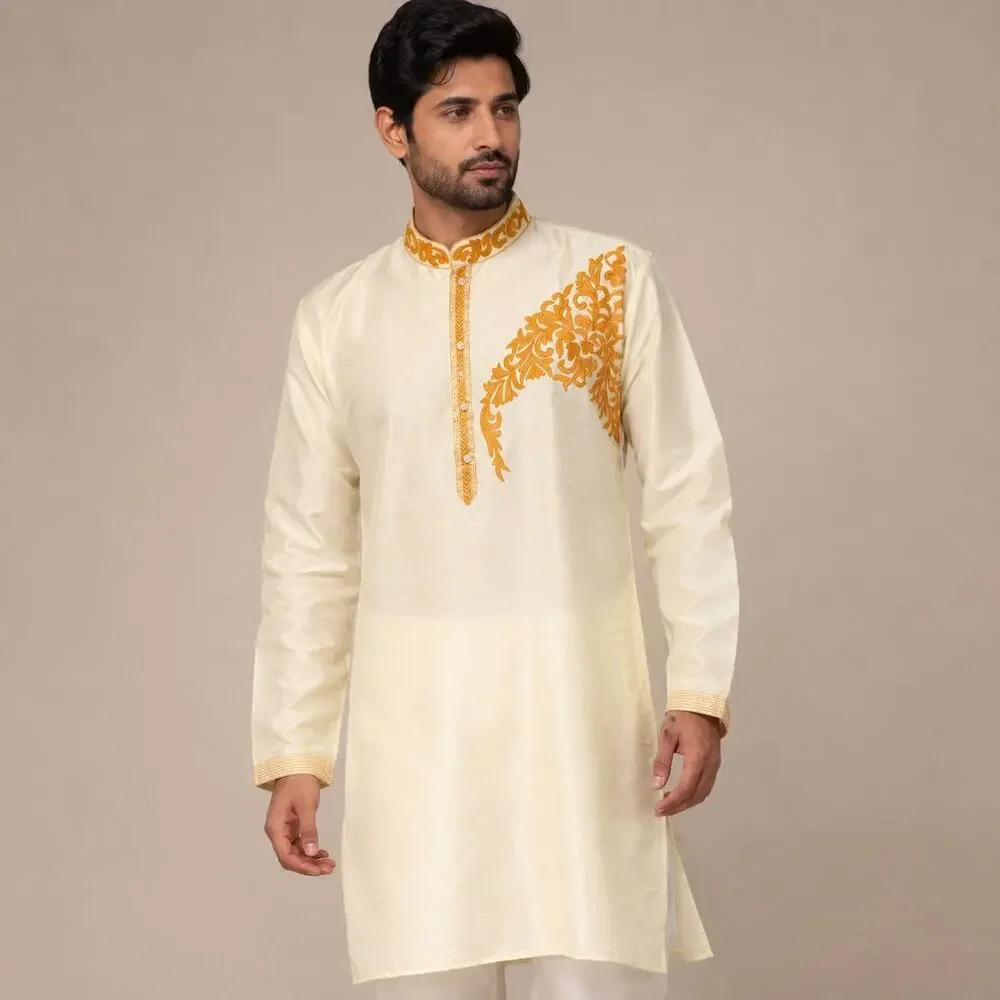 Skaviji Men's Cream Embroidered Kurta Tunic Size Large Authentic Ethnic Wear NWT
